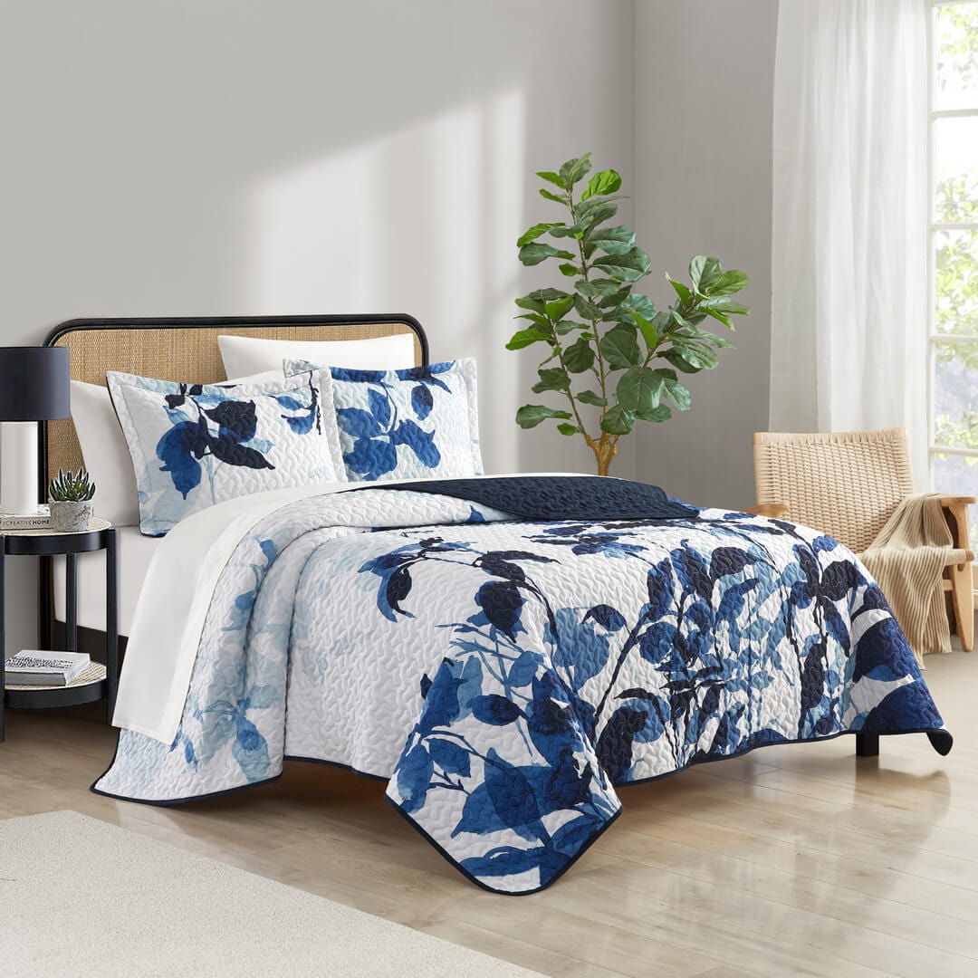Chic Home Avery 3 Piece Watercolor Floral Quilt Set Blue
