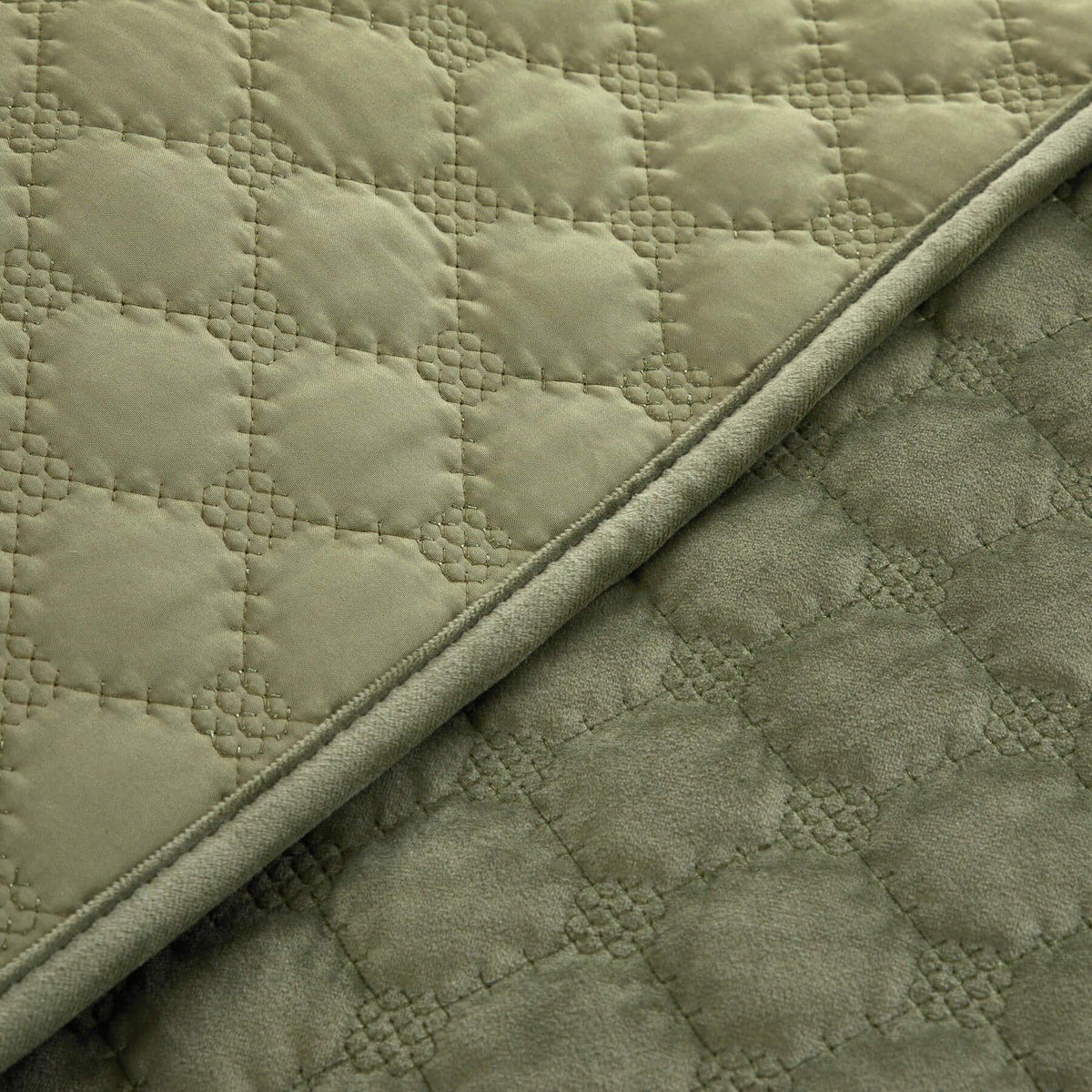 Chic Home Kehlani 3 Piece Dutch Velvet Quilt Set-