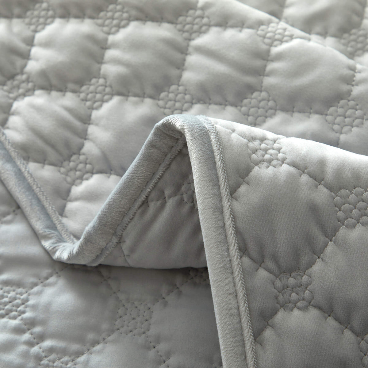 Chic Home Kehlani 3 Piece Dutch Velvet Quilt Set-