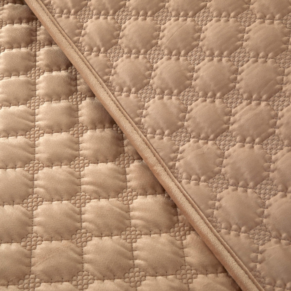 Chic Home Kehlani 3 Piece Dutch Velvet Quilt Set-