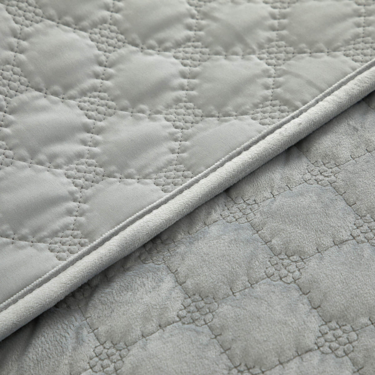 Chic Home Kehlani 7 Piece Dutch Velvet Quilt Set-