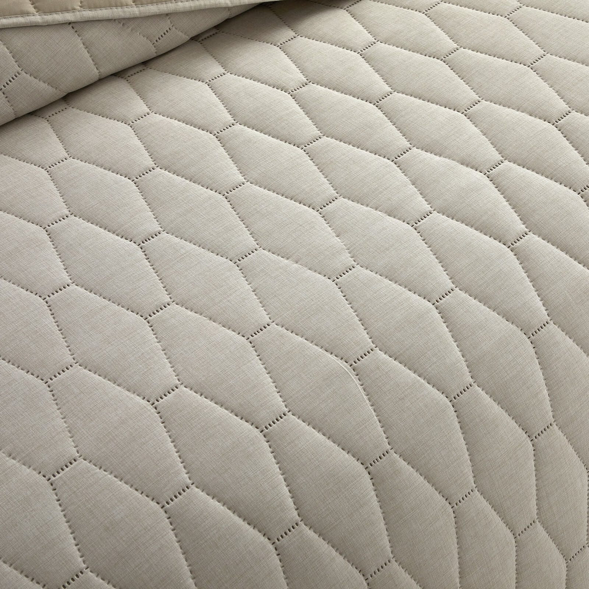 Chic Home Nyla 3 Piece Geometric Quilt Set Beige