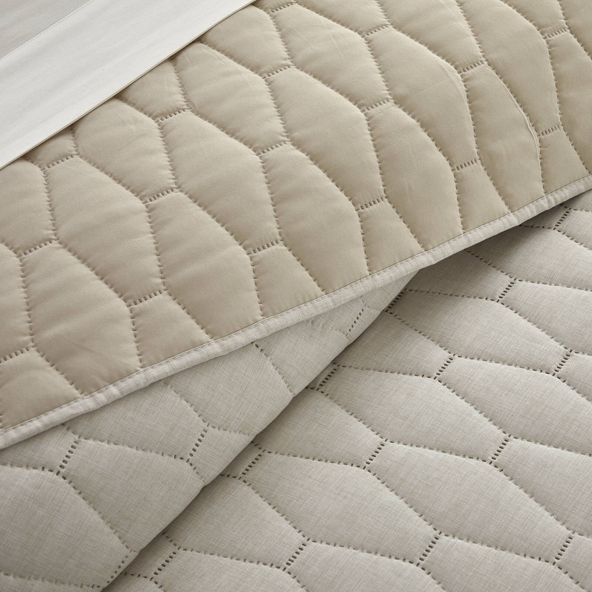 Chic Home Nyla 7 Piece Geometric Quilt Set Beige
