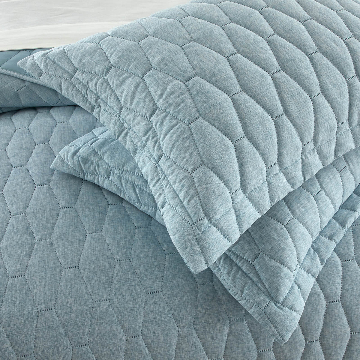 Chic Home Nyla 7 Piece Geometric Quilt Set Blue