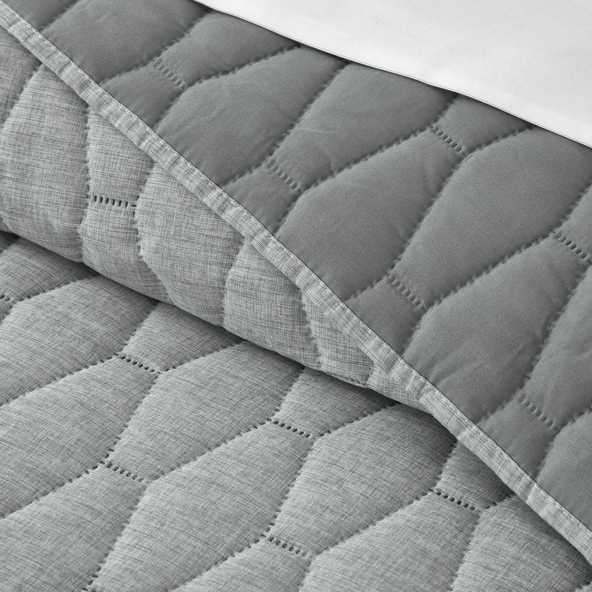 Chic Home Nyla 7 Piece Geometric Quilt Set Grey