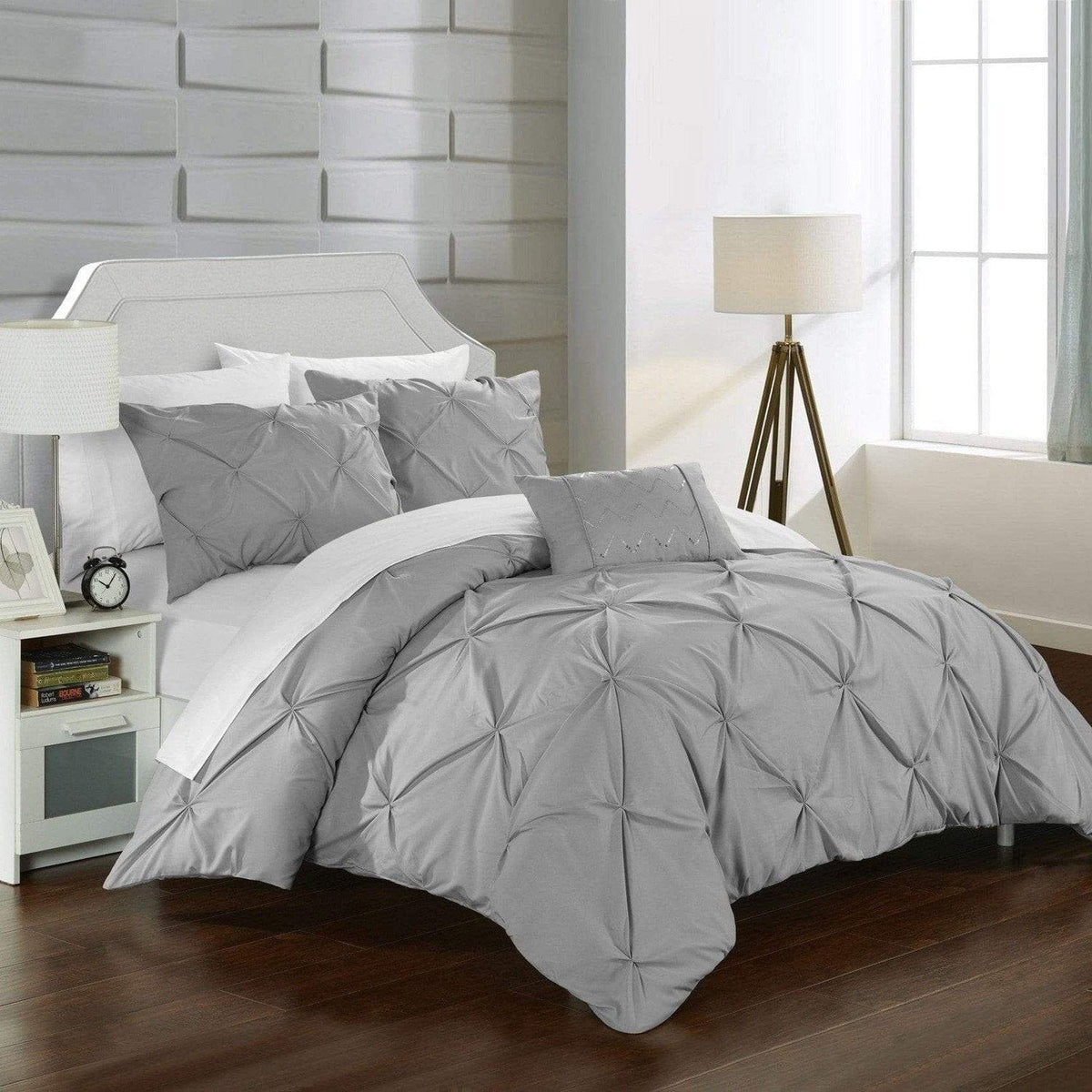 Chic Home Daya 4 Piece Pinch Pleat Duvet Cover Set