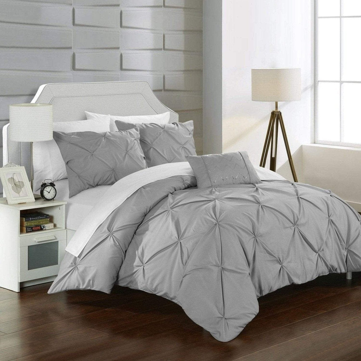 Chic Home Daya 8 Piece Pinch Pleat Duvet Cover Set