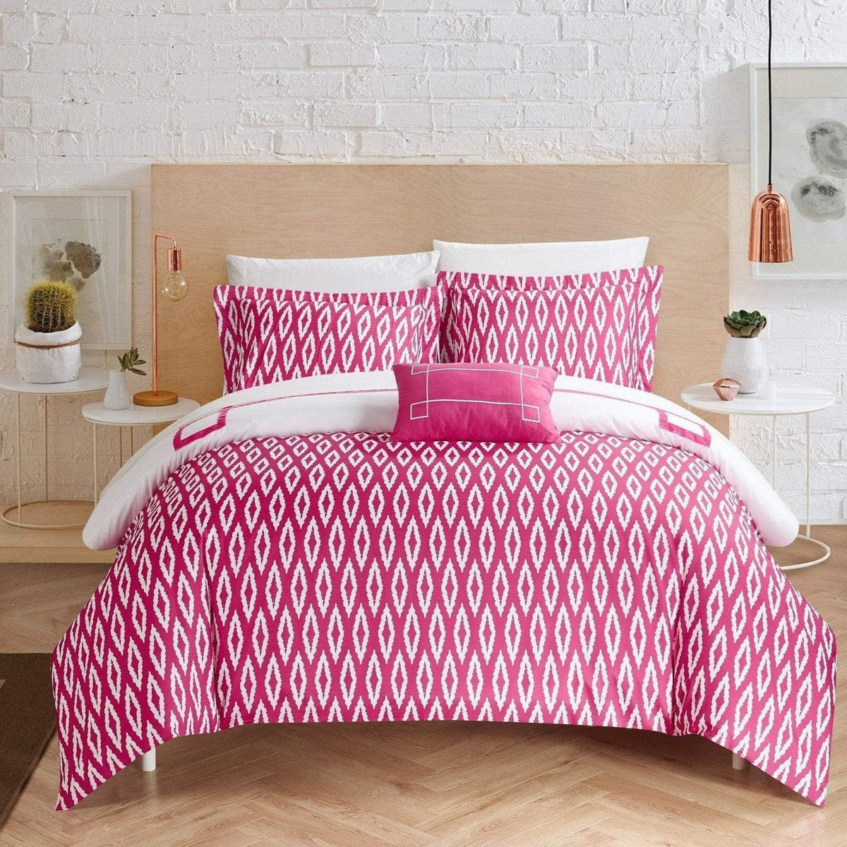 Chic Home Kendall 4 Piece Reversible Duvet Cover Set