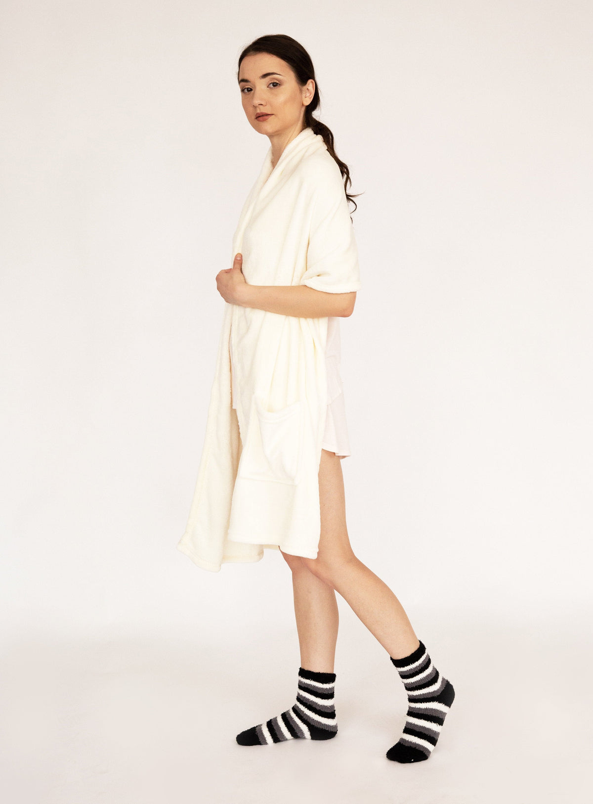 Chic Home Pedra Plush Flannel Fleece Wrap With Socks