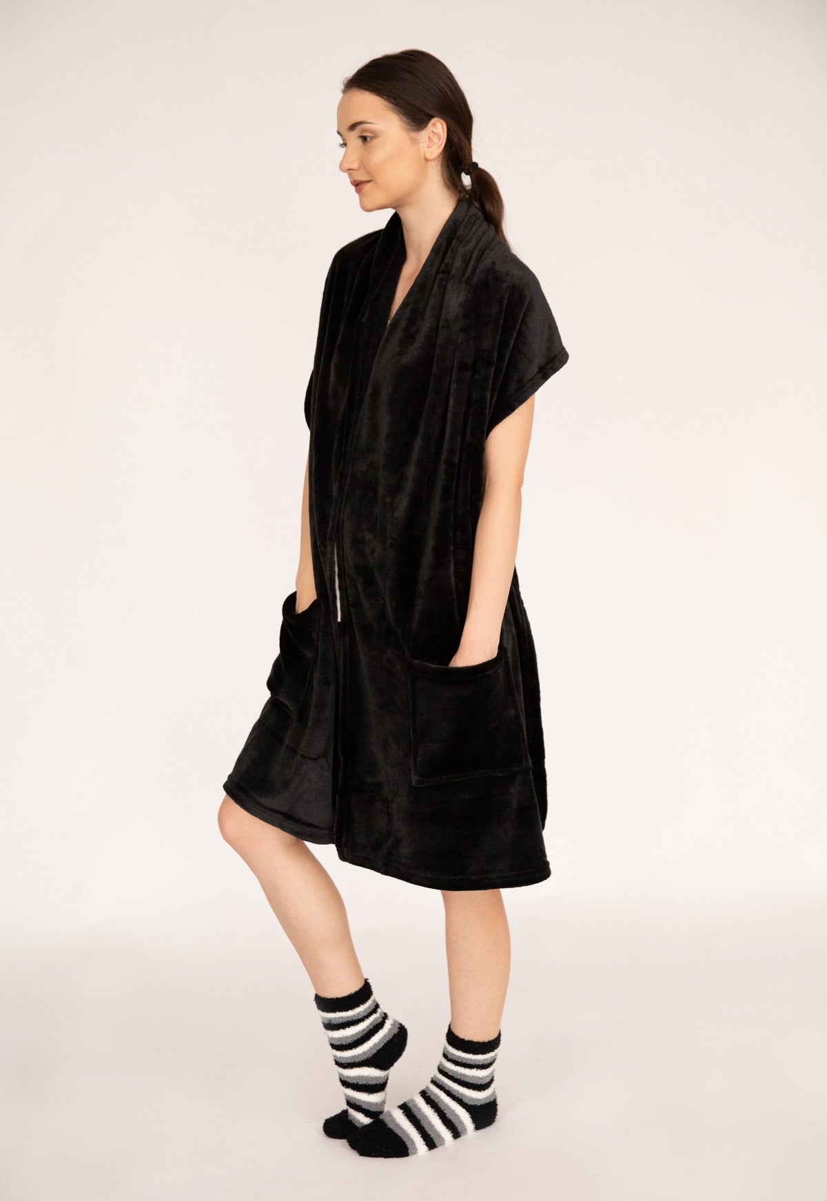 Chic Home Pedra Plush Flannel Fleece Wrap With Socks