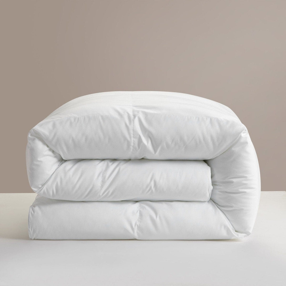 NY&C Home Easeland Box Stitched Comforter 