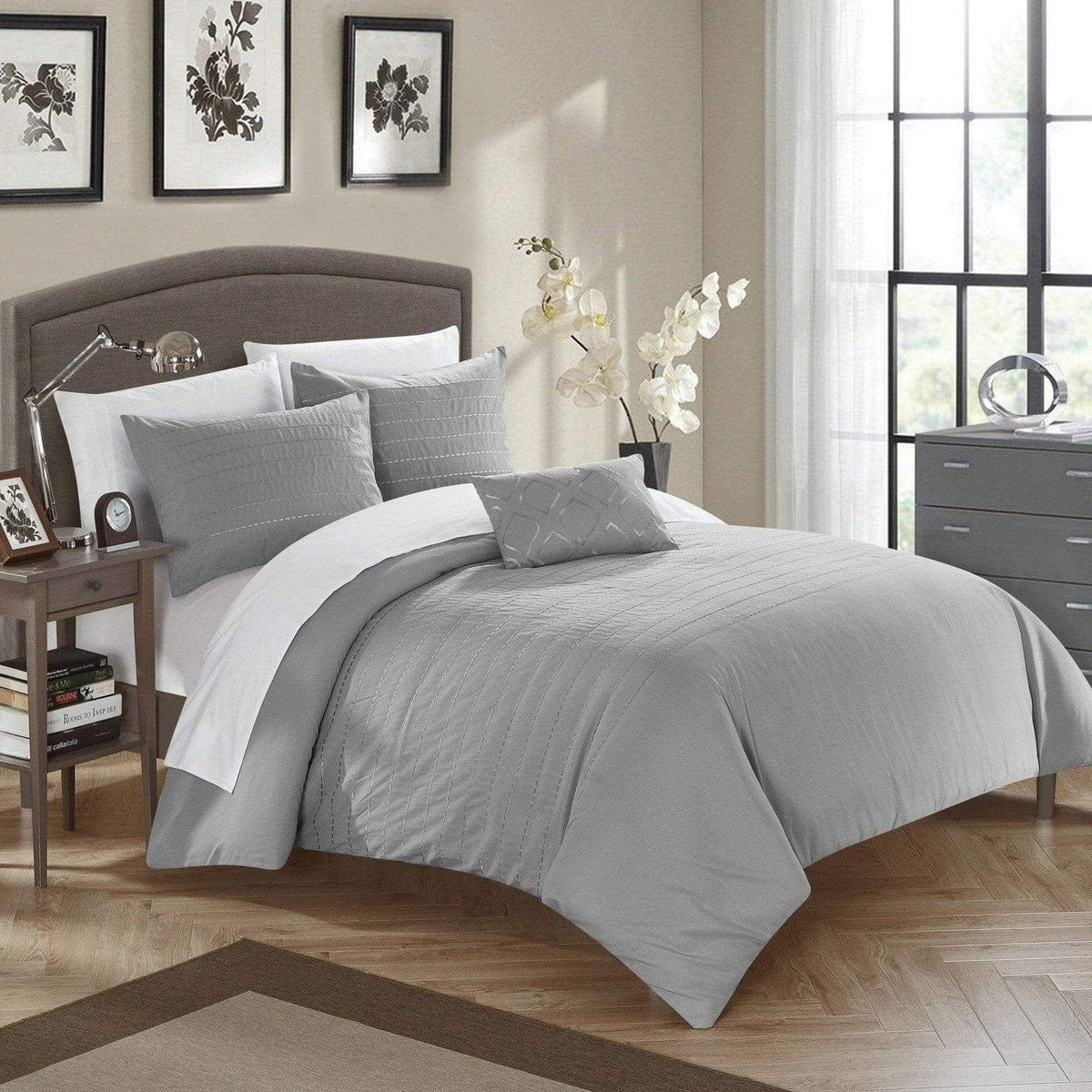 Chic Home Bea 4 Piece Embroidered Duvet Cover Set 