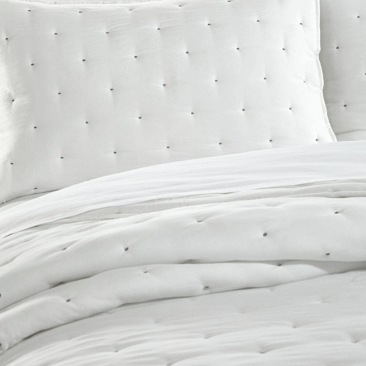 Chic Home Chyle 3 Piece Tufted Quilt Set 