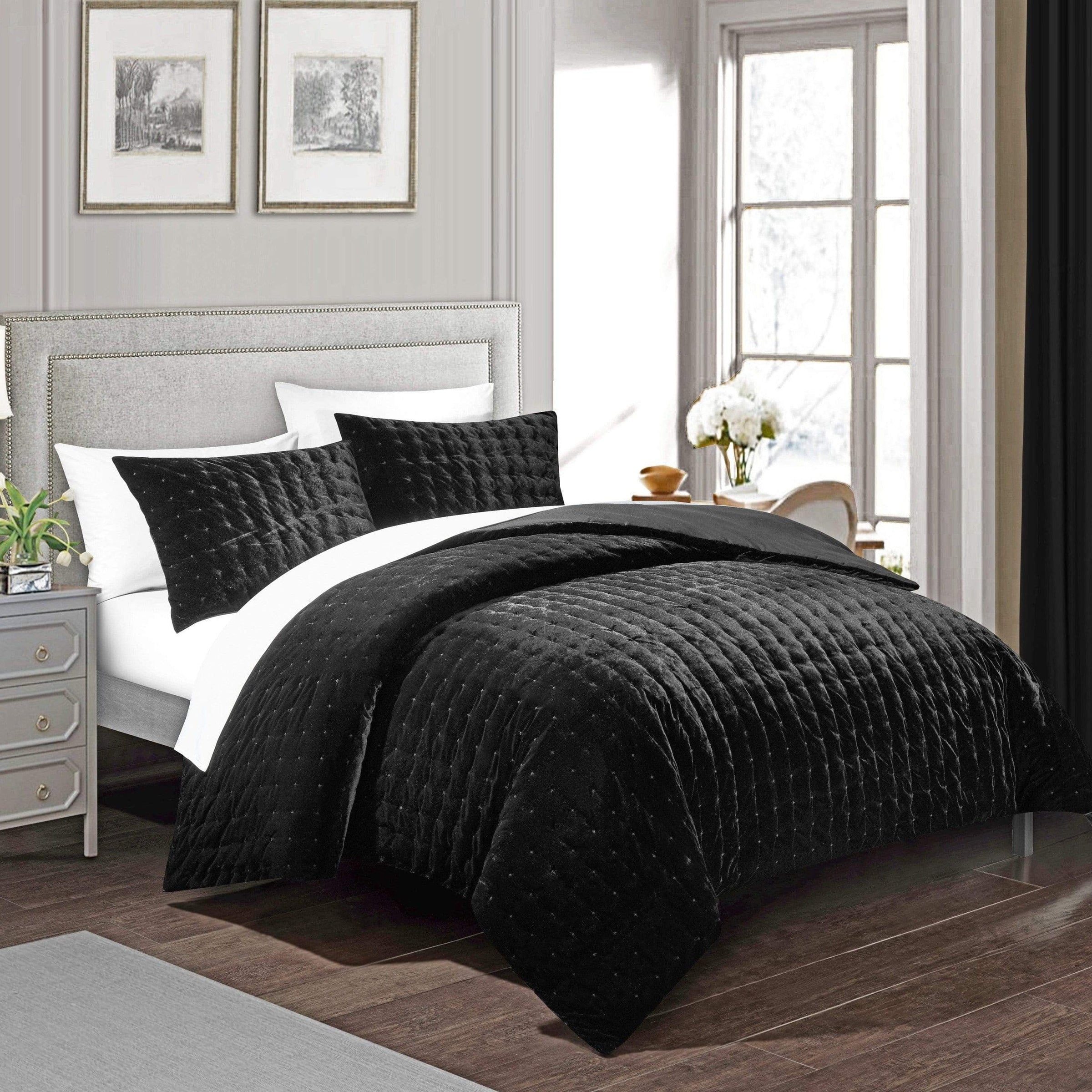 Intelligent Design 3pc Full/Queen Milani Clip Jacquard Comforter Set  Black/White