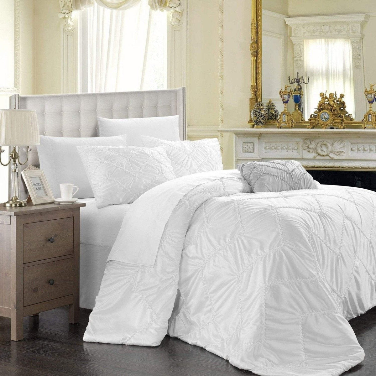 Chic Home Isabella 4 Piece Embroidered Duvet Cover Set White