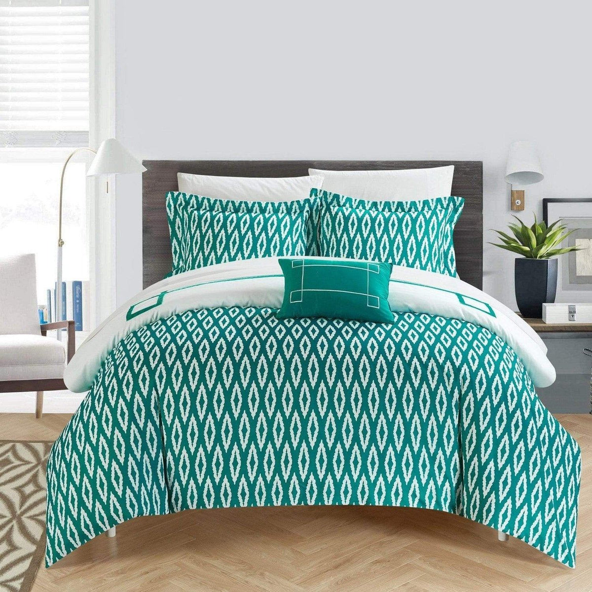 Chic Home Kendall 8 Piece Reversible Duvet Cover Set 