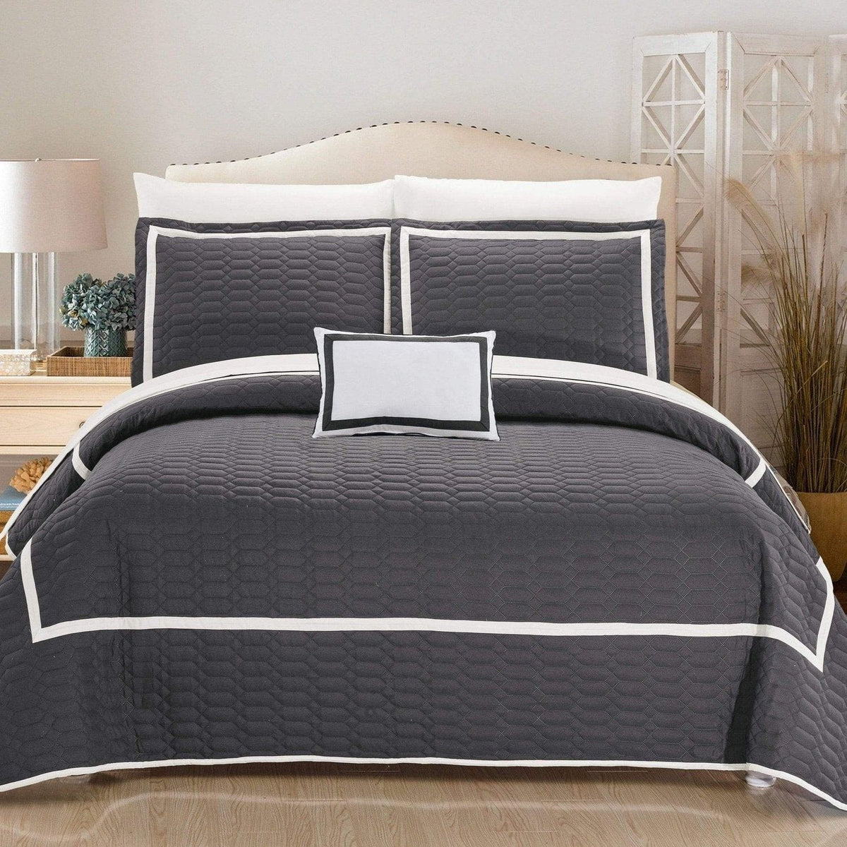 Chic Home Mesa 8 Piece Hotel Quilt Set Grey