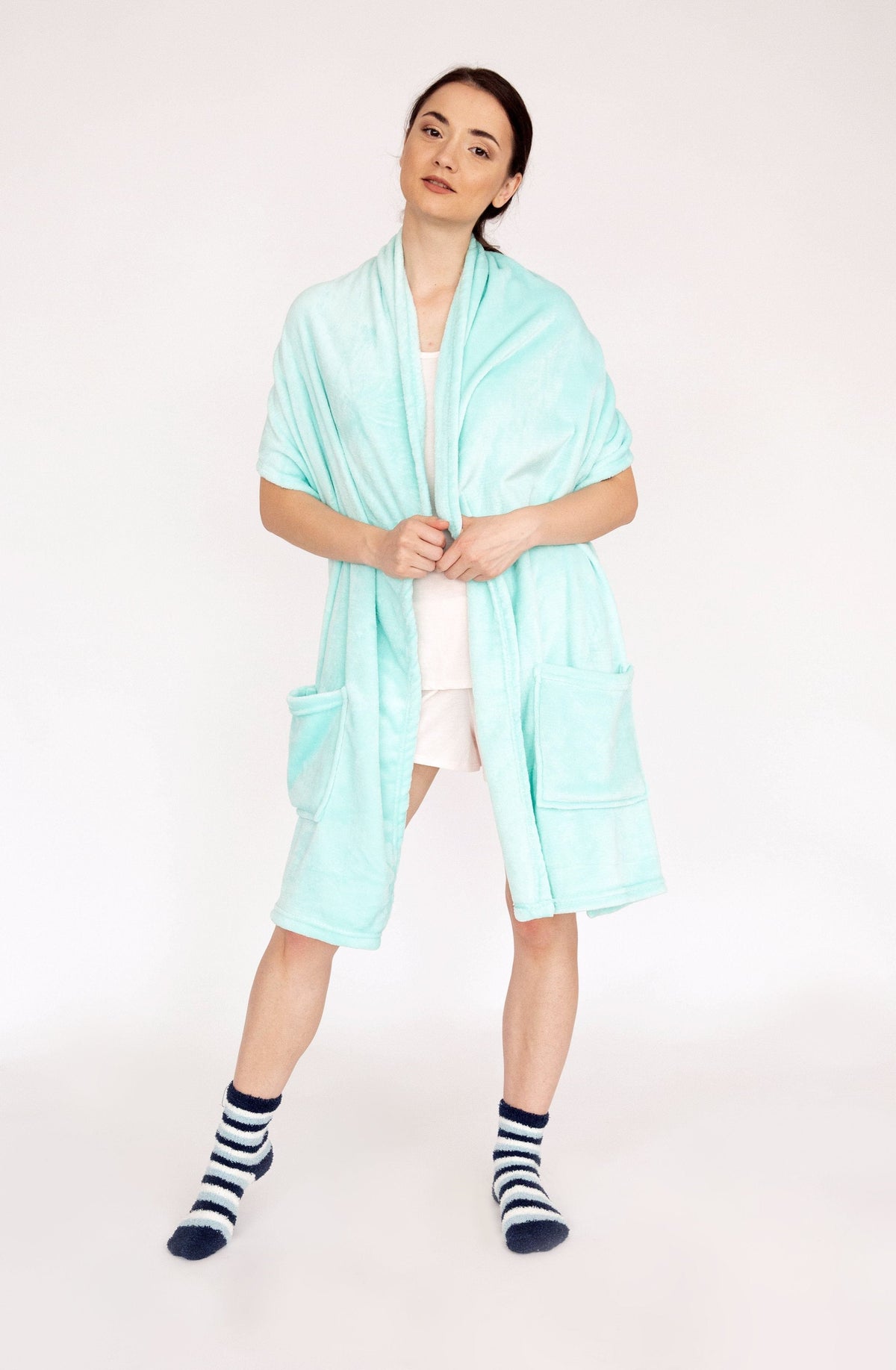 Chic Home Pedra Plush Flannel Fleece Wrap With Socks Aqua