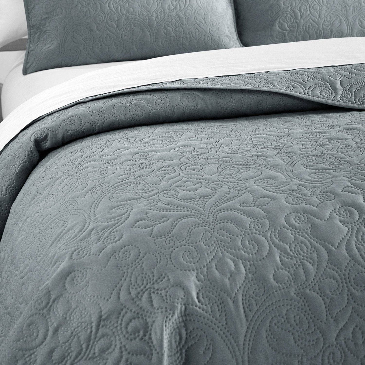 Chic Home Sachi 3 Piece Floral Quilt Set-Grey