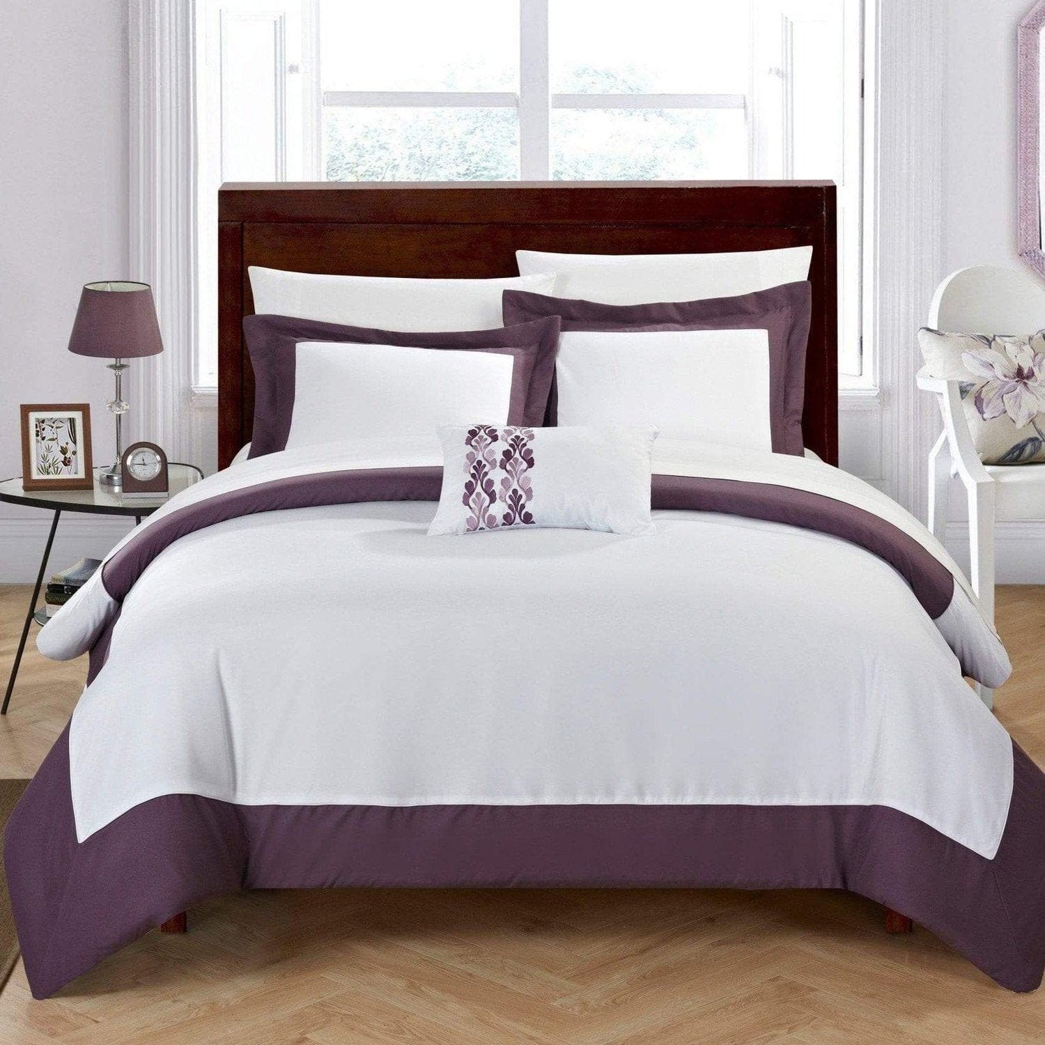 chic home Wynn 8 Piece Reversible Duvet Cover Set